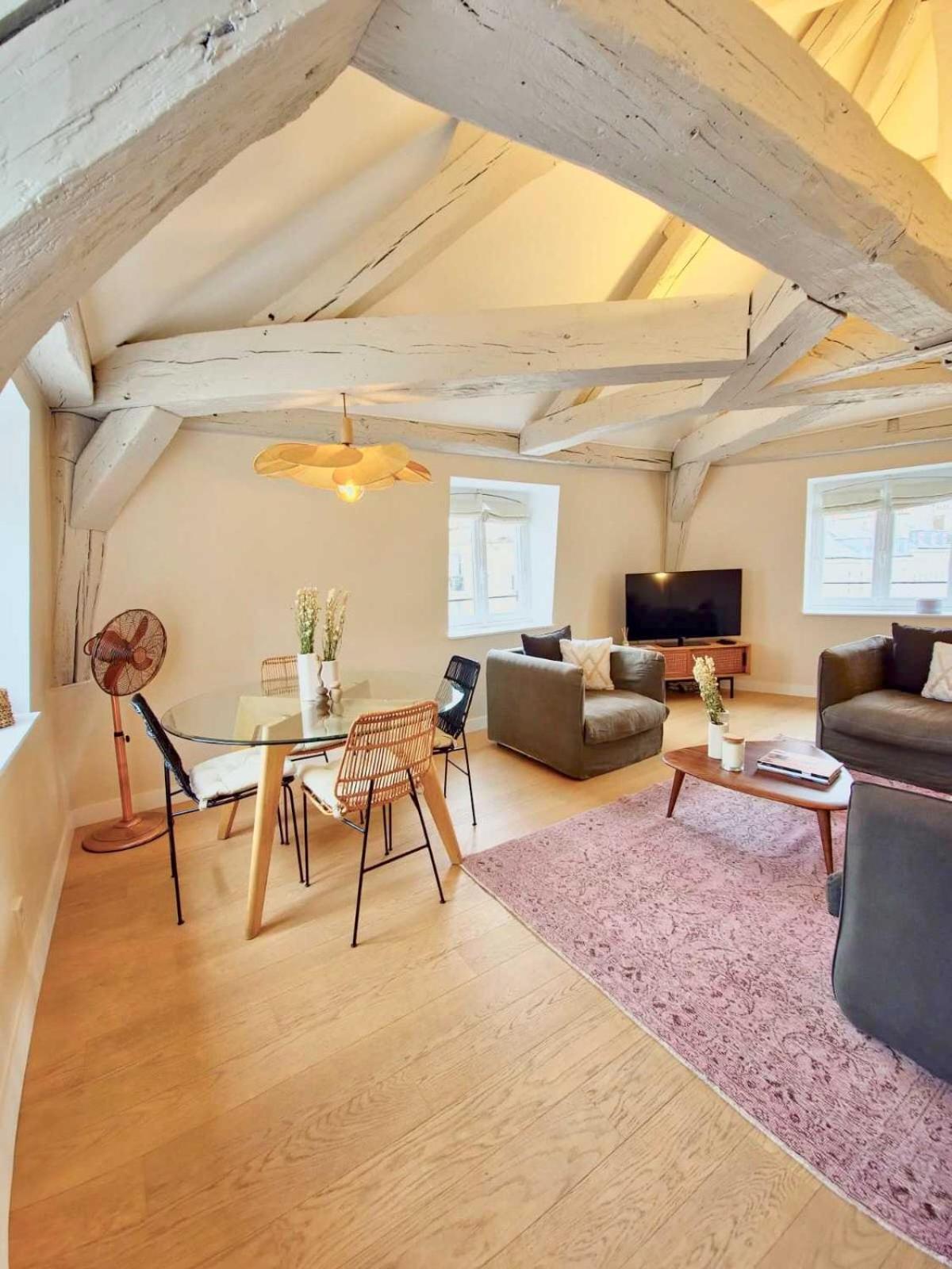 Luxury In Le Marais Apartment